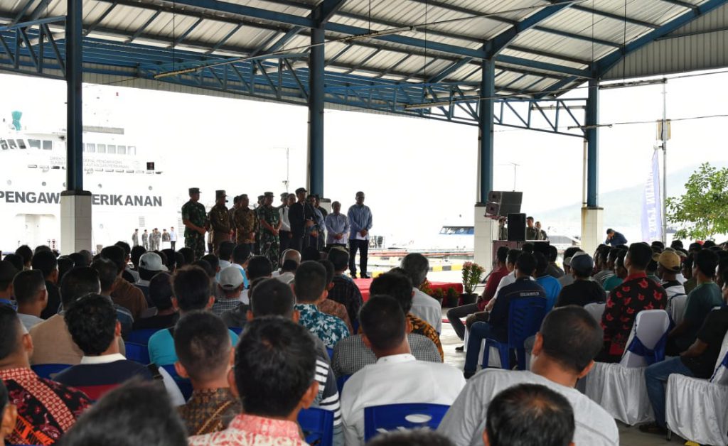 Temui Ratusan Nelayan, Presiden Pastikan SKPT Natuna Bermanfaat bagi Nelayan Setempat