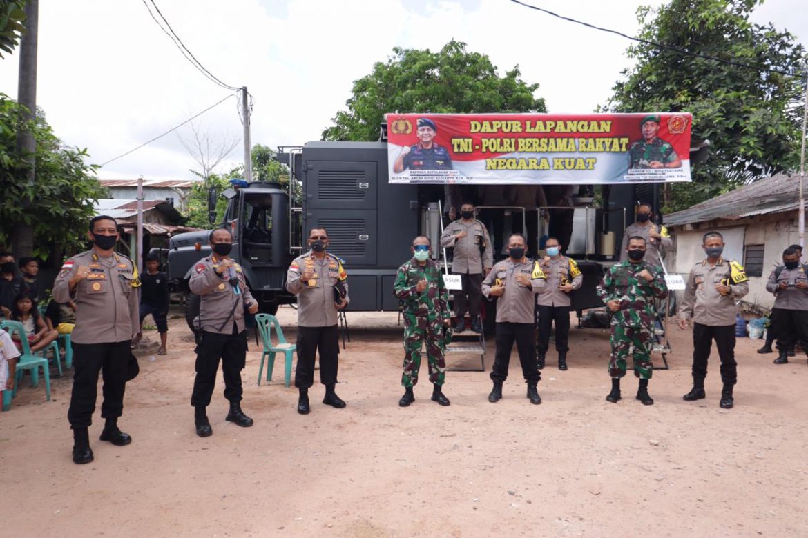 BAKTI SOSIAL DAPUR LAPANGAN TNI-POLRI BERSAMA RAKYAT NEGARA KUAT