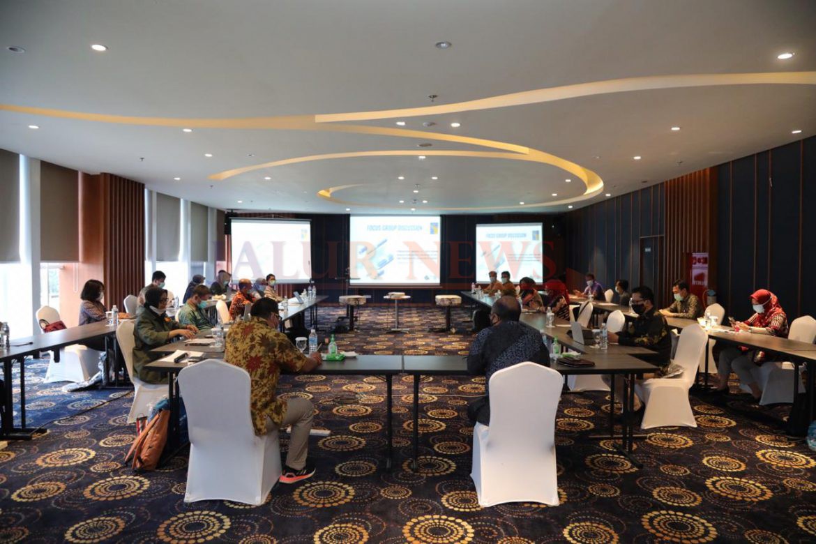 Plh Kepala BP Purwiyanto membuka FGD dengan tema Peningkatan Pelayanan Lalu Lintas Barang dengan dukungan IT. / ft - hms