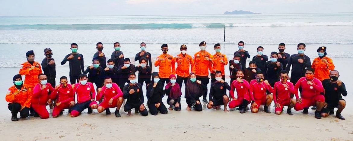 Pelatihan Potensi SAR Teknik Pertolongan di Permukaan Air (Water Rescue) acara penutupan dilangsungkan di Pantai Tanjung, Kecamatan Bunguran Timur Laut, Natuna, Rabu (28/09/2020) petang