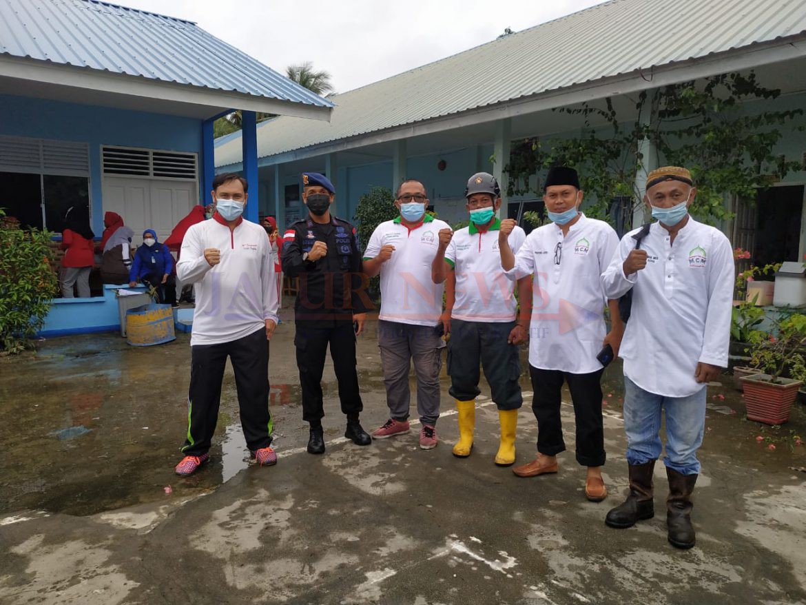MCMI Provinsi dan PC Kabupaten Bintan Beserta Brimob Gotong Royong Bersihkan SD Negeri 005