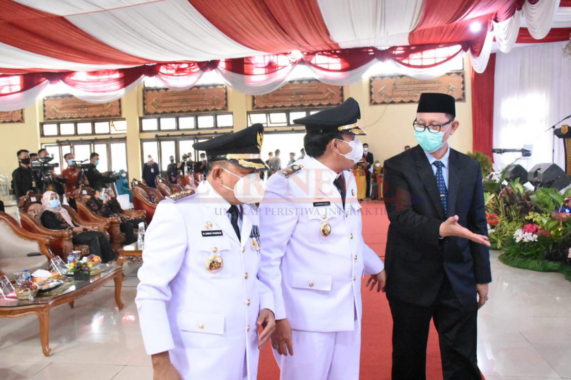 Bupati Dawam dan Wakil Bupati Lampung Timur, Azwar Hadi Serah Terima Jabatan.