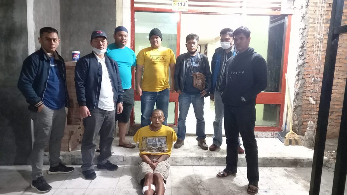 Tersangka Dedek Kurniadi yang berhasil di Ringkus Tim Sat Reskrim Polres Tanah Karo.