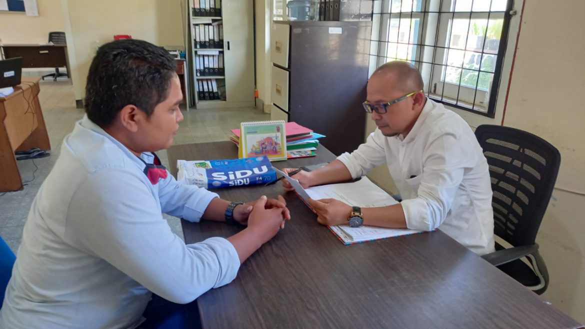 D.F.Rahmanu saat berada di Kantor Disnaker Bintan KM 3 Tanjungpinang