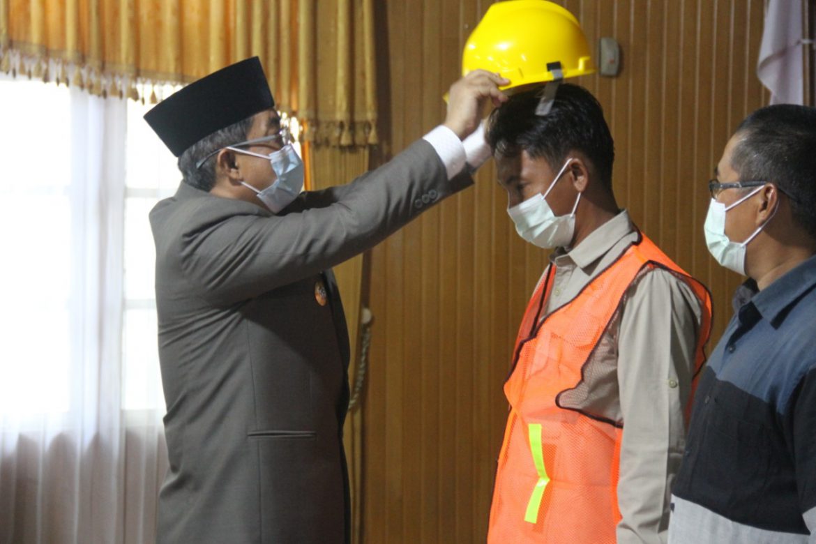 Bupati Drs. H. Anwar Sadat,M.Ag menghadiri Kegiatan Pembekalan dan Uji Sertifikasi