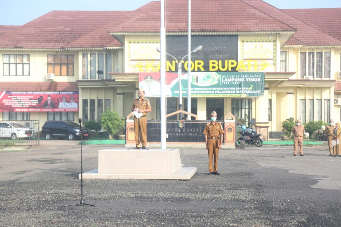 Bupati Dawam menjadi Pembina Apel Mingguan di Lingkungan Pemerintah Kabupaten Lampung Timur