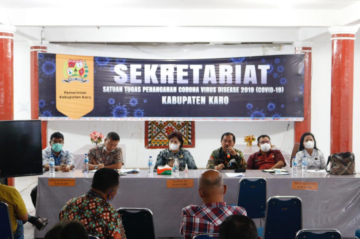 Bupati Karo Pimpin Acara Rapat.