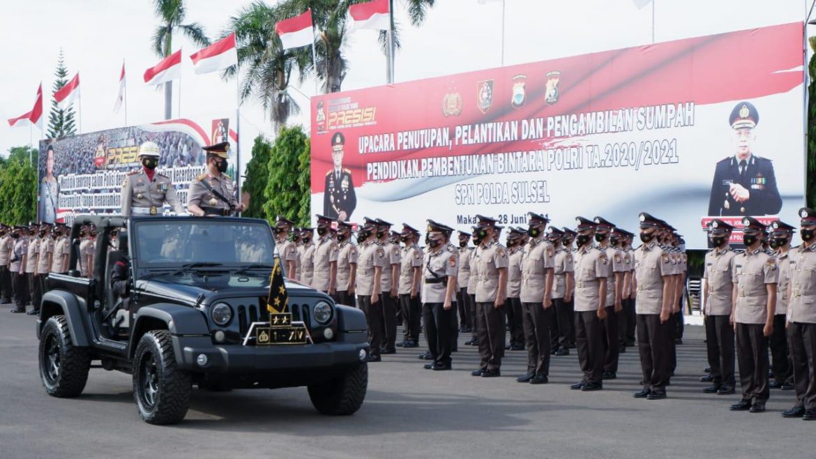 Irjen Pol Drs. Merdisyam memimpin Upacara Penutupan Pendidikan dan Pelantikan serta Pengambilan Sumpah Bintara Polri T.A. 2020/2021 SPN Polda Sulsel.