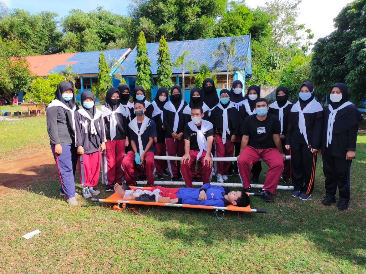 Palang Merah Remaja (PMR) Unit 012 Sekolah Menengah Atas (SMAN) 5 Maros