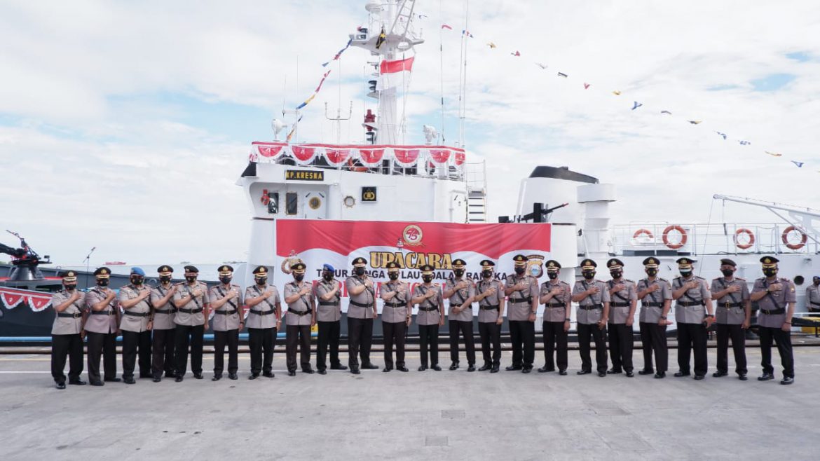 Upacara dipimpin langsung oleh Kapolda Sulawesi Selatan Irjen Pol Drs. Merdisyam.