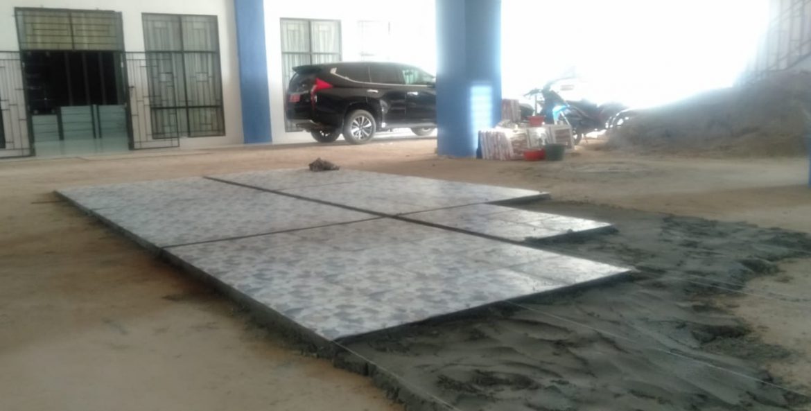 Pembangunan lantai keramik di gedung DPRD Mesuji, anggotanya tidak mengetahui sumber dananya (F jalur news)
