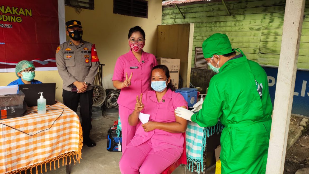 Kegiatan Vaksinasi covid-19 di Mako Polsek Mardinding.
