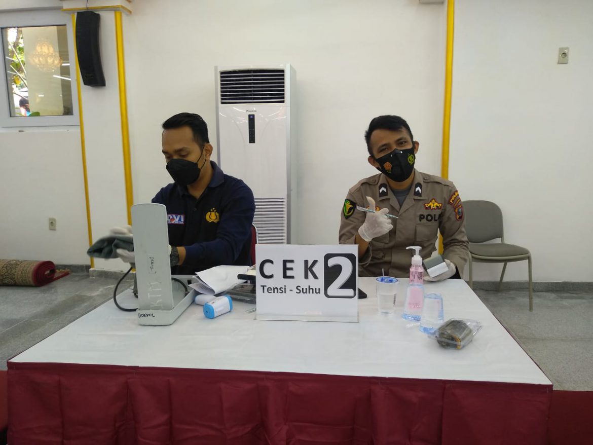 Team dari Polda Metro Jaya pada bagian screening Team dari Polda Metro Jaya pada bagian screening