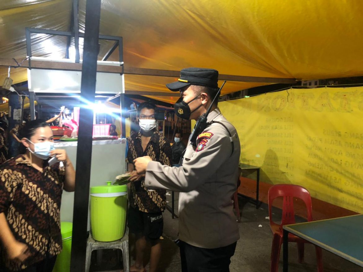 Polsek Lubuk Baja melakukan operasi Yustisi Perwako 49 Tahun 2020 pada Minggu (08/08/2021) di wilayah hukum Polsek Lubuk Baja tentang penanganan disiplin pencegahan Covid-19.