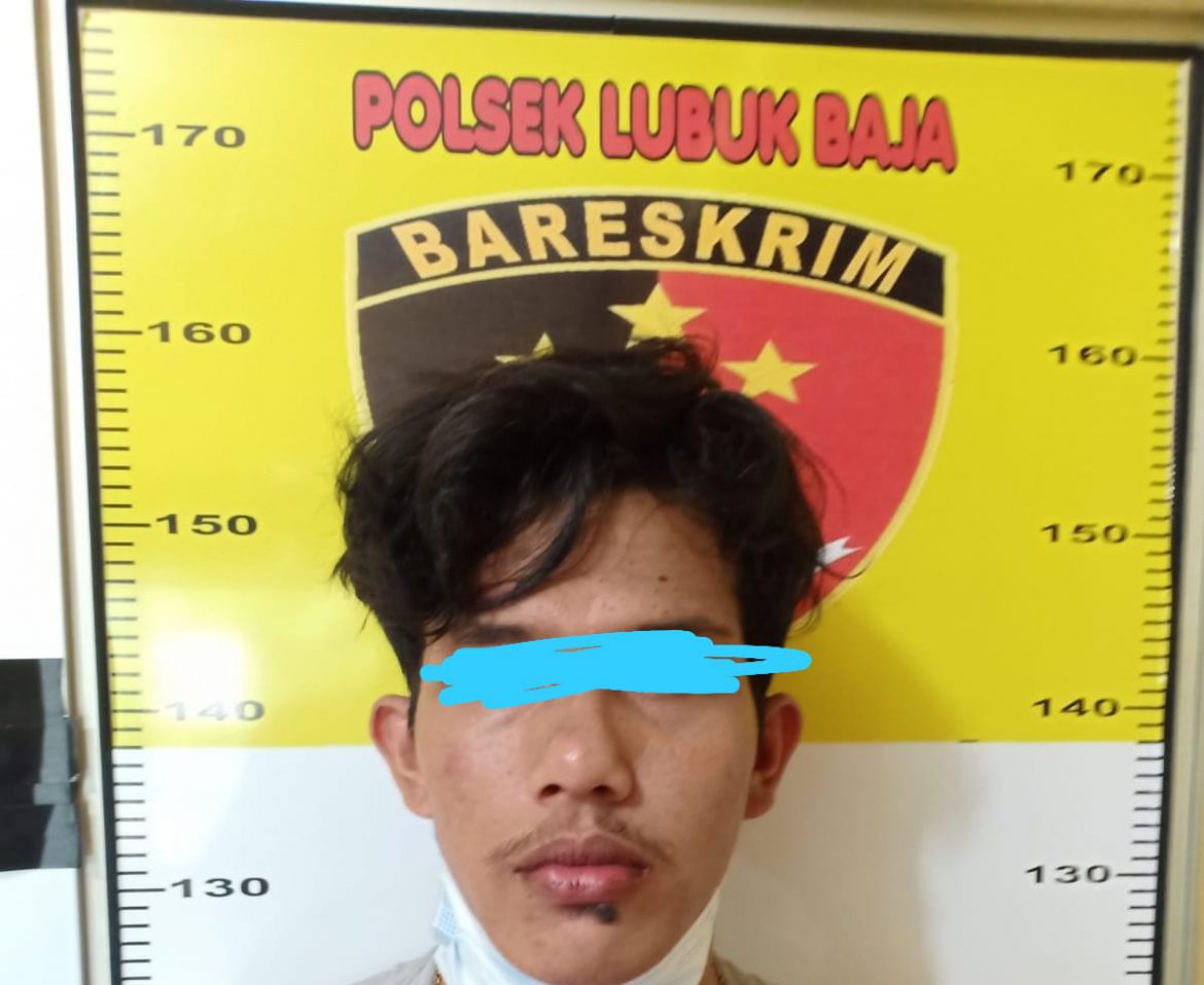 Pelaku yang berhasil diamankan Polisi Pelaku yang berhasil diamankan Polisi