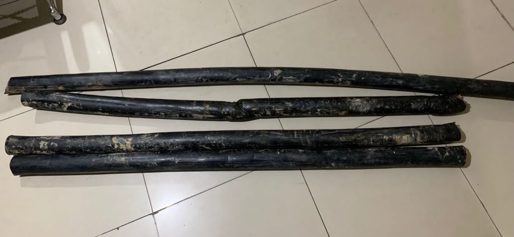 Barang bukti 4 Buah Kabel dengan total Panjang ± 8 Meter