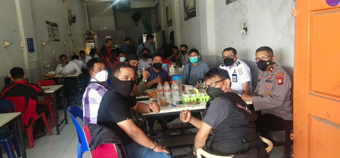 Coffee morning rekan pers bersama Kapolsek Rappocini dan Camat