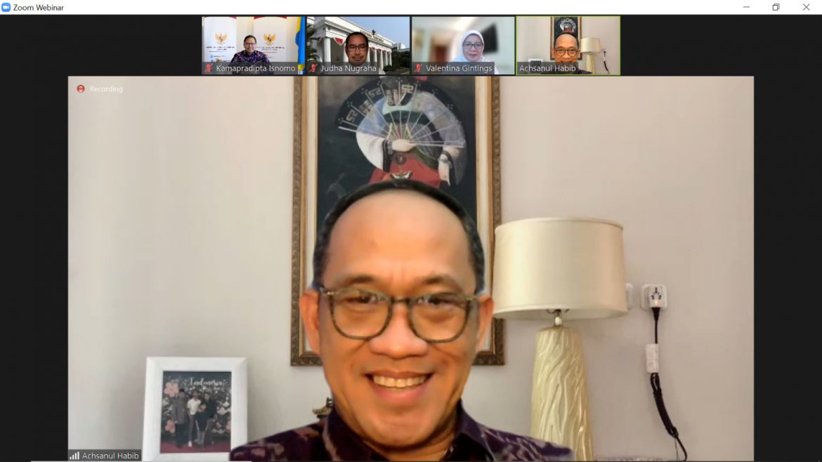 Achsanul Habib, Direktur Hak Asasi Manusia dan Kemanusiaan, Dirjen Kerja Sama Multilateral Kementerian RI Luar Negeri.