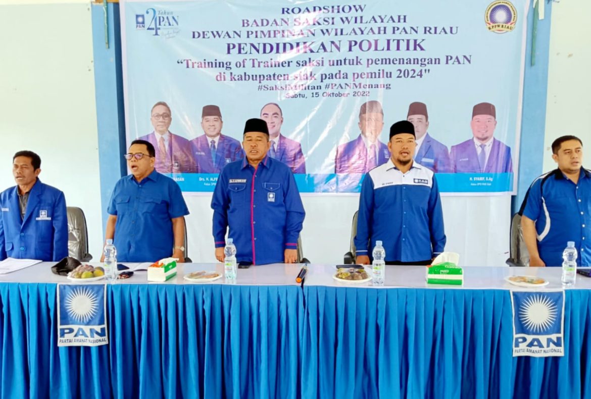 Ketua DPW PAN Riau, Alfedri saat menghadiri Road Show Badan Saksi Wilayah PAN Riau Pendidikan Politik "Training Of Trainer Saksi untuk pemenangan PAN Kabupaten Siak", di kantor DPD PAN Siak, Jln.Lintas Siak Dayun, Sabtu (15/10/2022) Sumber Photo: Awin